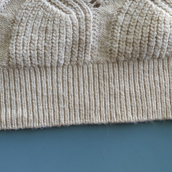 WHITE TURTLENECK SWEATER - Picture 7 of 8